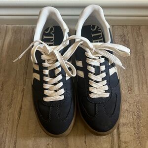 Stradivarius Navy Platform Gum Bottom Sneakers
